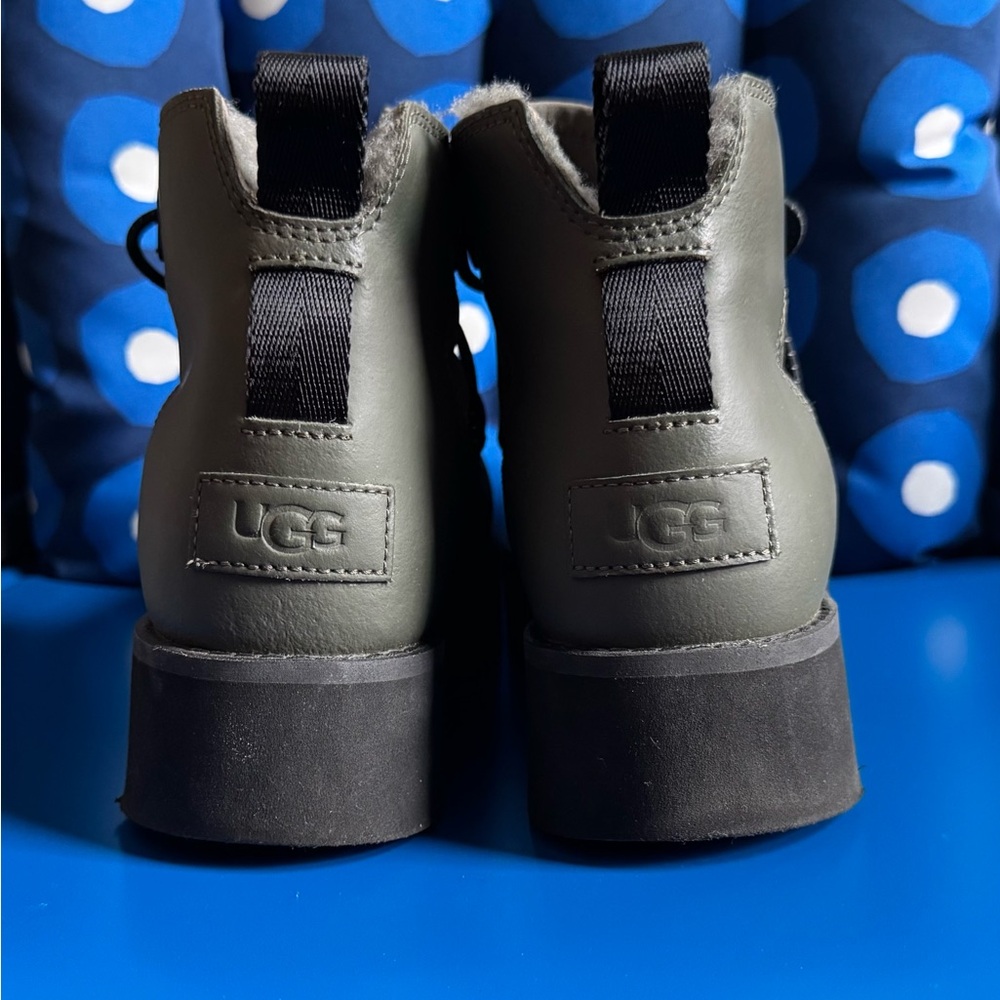 Ugg Classic Rising Toggle Platform Ankle Boots Wo… - image 2